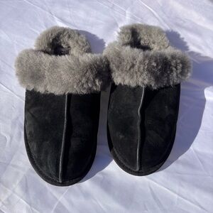 UGG Womens Scuffette II Women's Slippers - Black